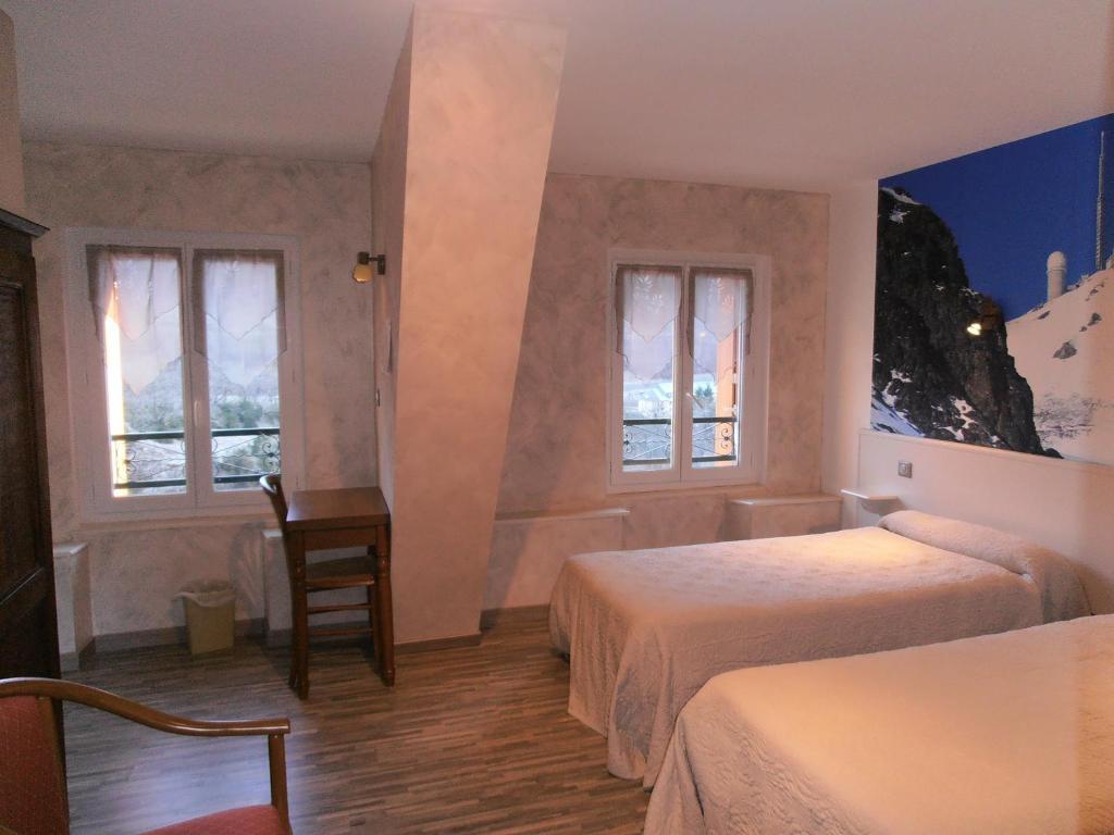 Hotel Panoramic Et Des Bains Luz-Saint-Sauveur Room photo